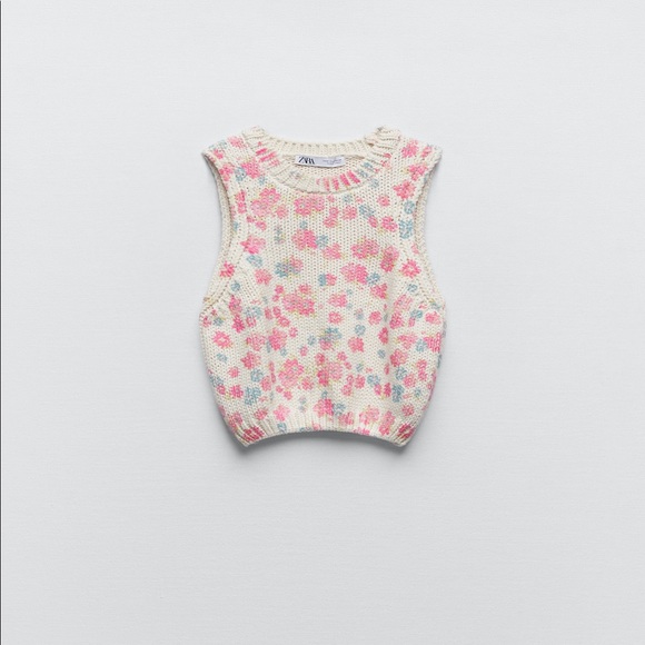 ๐ BNWT ZARA FLORAL KNIT TOP ๐ SMALL - Picture 6 of 7